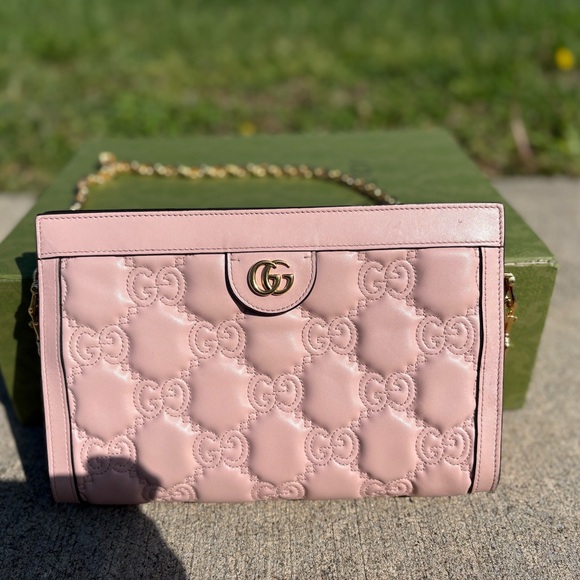 Gucci Blush Pink Shoulder Bag with Gold Chain - Picture 5 of 9
